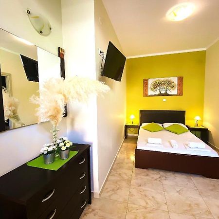 Elia Beach Modern Suites Флогіта Екстер'єр фото