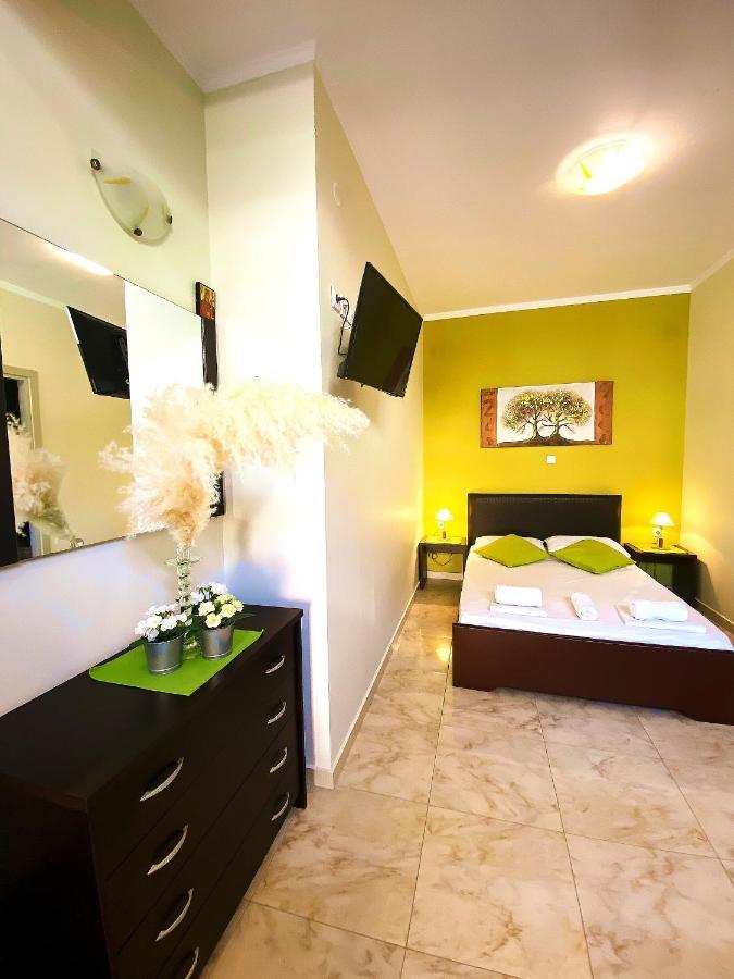 Elia Beach Modern Suites Флогіта Екстер'єр фото