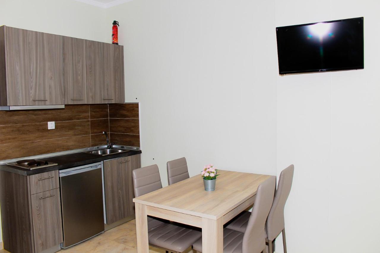 Elia Beach Modern Suites Флогіта Екстер'єр фото